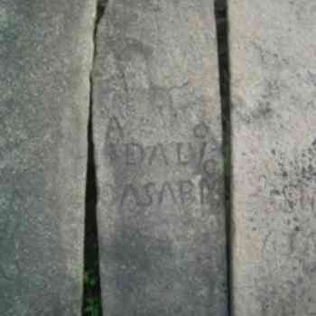 Click para ampliar. Pulsa en el nombre para ver la ficha. Lápida Salvaterra 5